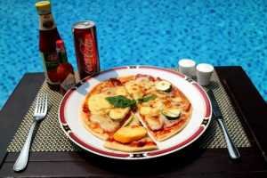 womelifePizza Rex Pool Bar