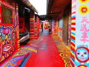 womenlifeRainbow Village5