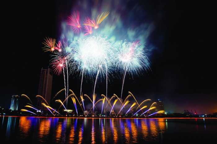 Tour pháo hoa quốc tế Đà Nẵng “hút” khách 8 womenlifePhao hoa Da Nang 2 resize