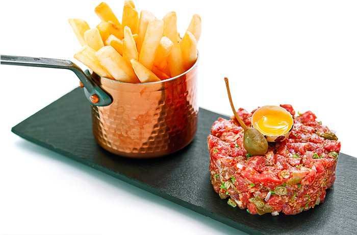 womenlifeCafe Cardinal Beef Tartare