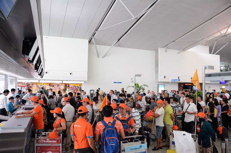 Khởi động thu muôn lối 2017 – Khách đoàn tăng trưởng mạnh 14 Doan khach Urai Phanich khoi hanh di Bangkok Hua Hin Thai Lan ngay 22.8 1