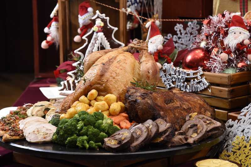 Tưng bừng mùa lễ hội tại khách sạn Windsor Plaza 8 01 CCAD Roasted turkey