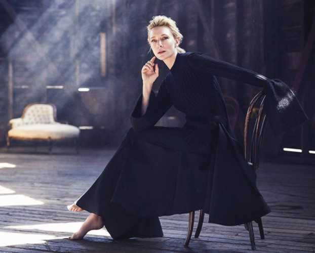 Cate Blanchett – Nữ thần địa ngục Hela 35 w Cate Blanchett NV 2017 ok