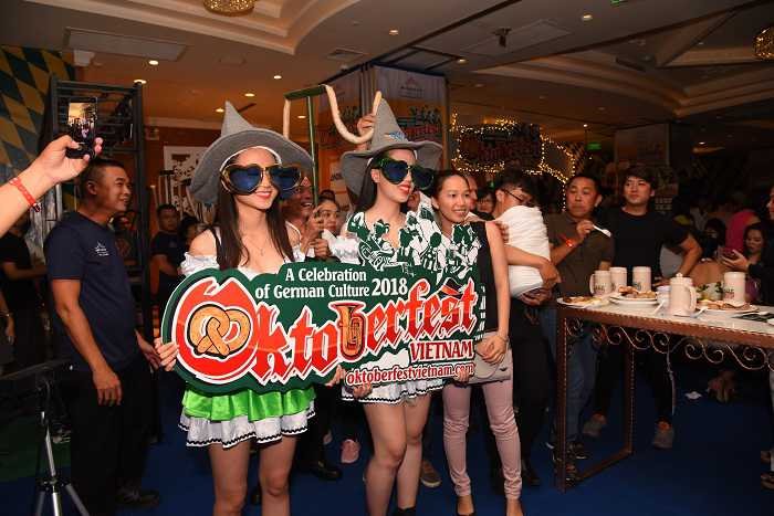 Oktoberfest Việt Nam 2019 - Sôi động tuần lễ ẩm thực và văn hóa Đức tại Khách sạn Windsor Plaza 15 09. Oktoberfest Vietnam