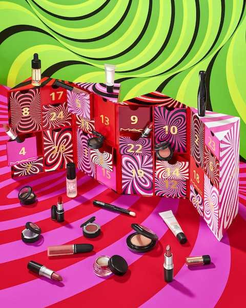 MAC FY22 HOLIDAY 33 AdventCalendarB RGB300