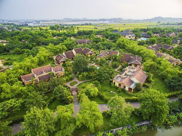 Trải nghiệm đêm gala bên hồ kết nối tình đồng đội tại Emeralda Resort Ninh Bình 7 DJI 0120