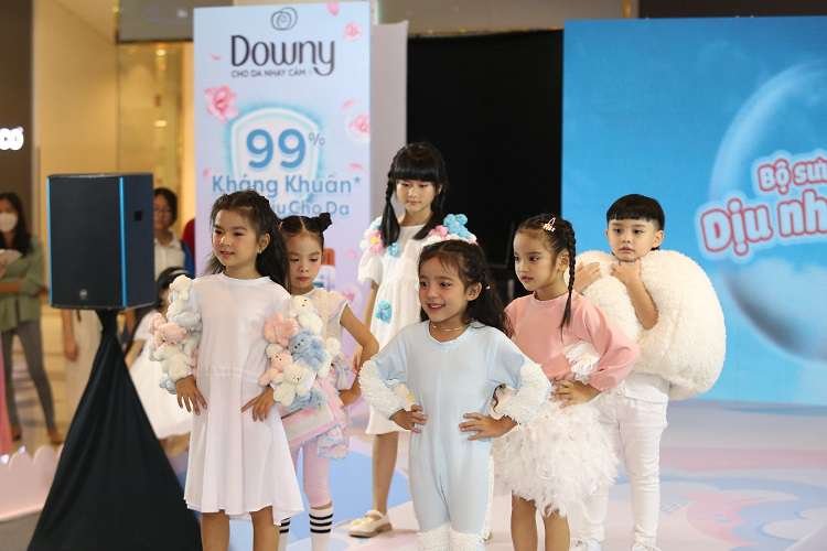 Downy giới thiệu nước xả mới cho da nhạy cảm 99% kháng khuẩn, làm dịu cả những nhạy cảm của Mẹ 2 image002