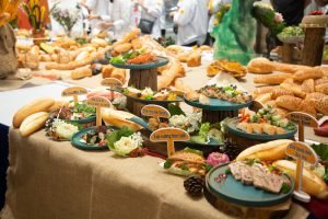 Điểm nhấn của Lễ Hội là chương trình công diễn 105 món ăn kèm bánh mì thể hiện sự đa dạng và sáng tạo không ngừng trong món ăn đặc biệt này