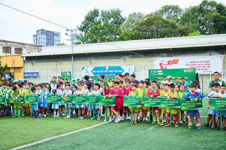 Khai mạc Vòng chung kết Festival Bóng đá học đường TP.HCM năm học 2023 – 2024 1 4.1 Vong chung ket ghi nhan 16.750 hoc sinh tu 189 doi bong cua 120 truong tieu hoc tham gia tranh tai