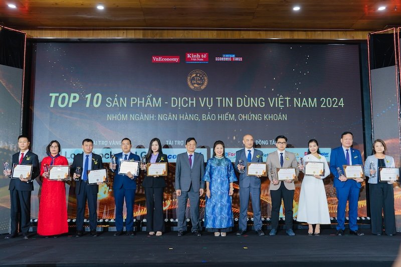 Generali Việt Nam được vinh danh Top 10 Sản phẩm – Dịch vụ tin dùng Việt Nam 2024 với VITA – Sức Khỏe Vàng 14 3 Danh hieu nay khang dinh vi the cua Generali ve bao hiem suc khoe voi san pham VITA – Suc Khoe Vang