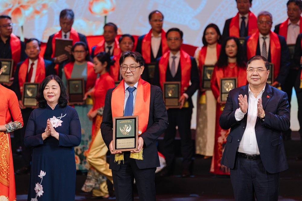 ORION được vinh danh vì những đóng góp cho an sinh xã hội giai đoạn 2024–2026 1 2026.1020 Truyen thong su kien vinh danh MTTQ TW 2